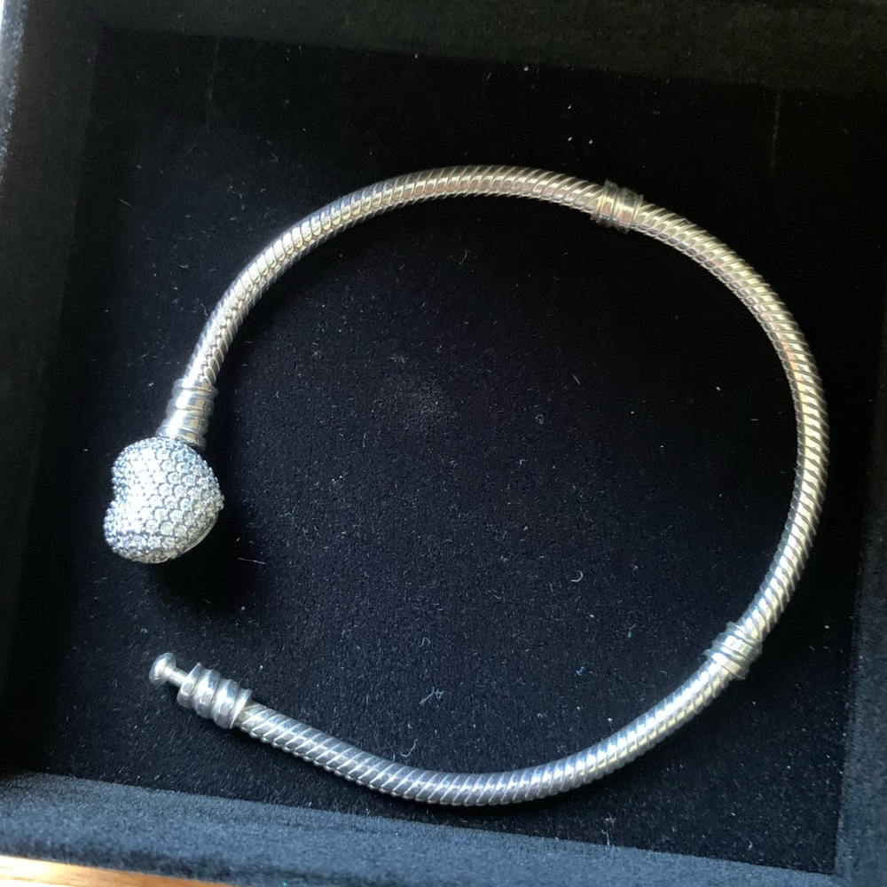 Retired Pandora Sparkling Pave Heart Diamonds Snake Link Moments Bracelet 7”